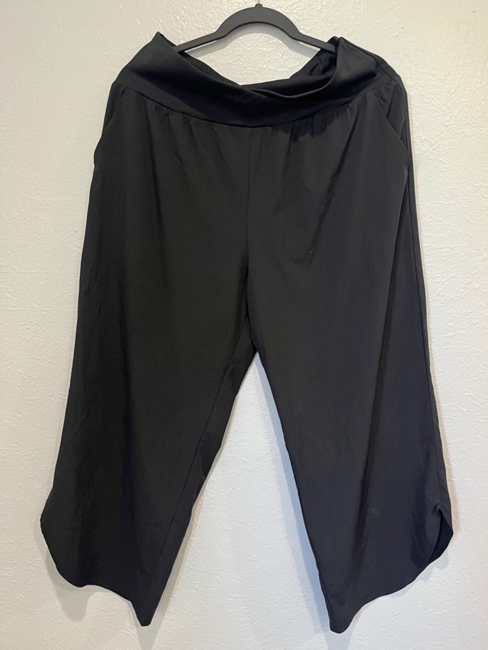 HALARA Women’s Black Wide-Leg Relaxed Pants